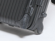 ２輪のスーツケースは強度も高いのでキャビンアテンダント（CA・客室乗務員）に人気