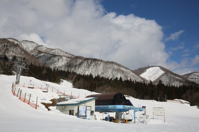 流葉スキー場の魅力は、自然をそのままに山の造りを十二分に活かしたコース