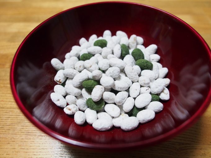 三嶋豆は明治8年から137年も続く飛騨の伝統的な豆菓子