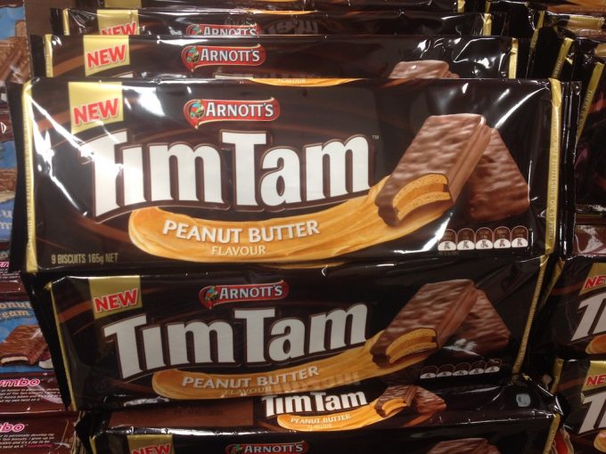 tim tamのピーナッツバター味は、オーストラリア最低製品2013年SHONKY賞を受賞